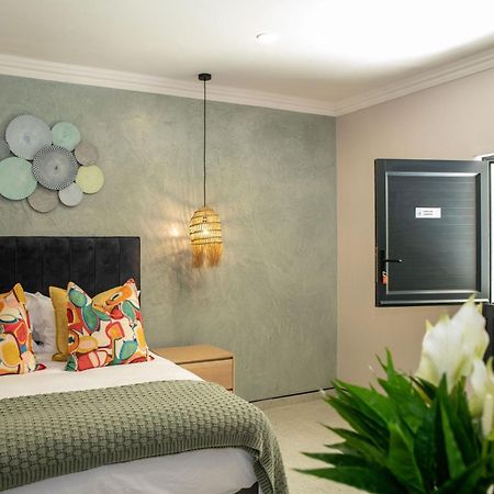 פאלאבורווה Iso'Bella Vita Guesthouse מראה חיצוני תמונה