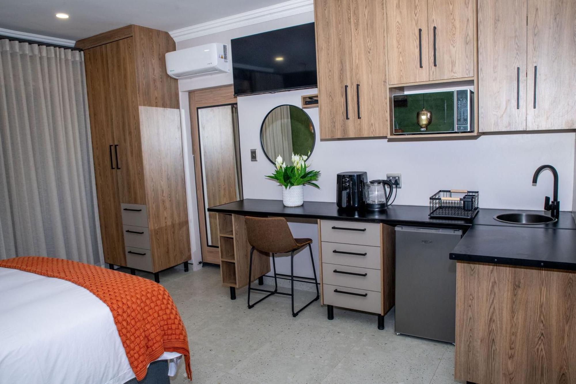פאלאבורווה Iso'Bella Vita Guesthouse מראה חיצוני תמונה