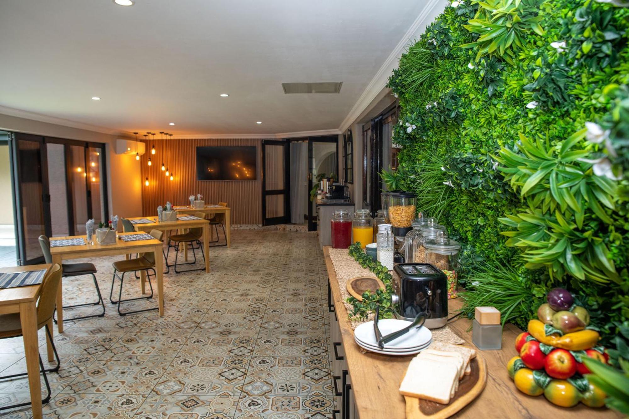 פאלאבורווה Iso'Bella Vita Guesthouse מראה חיצוני תמונה