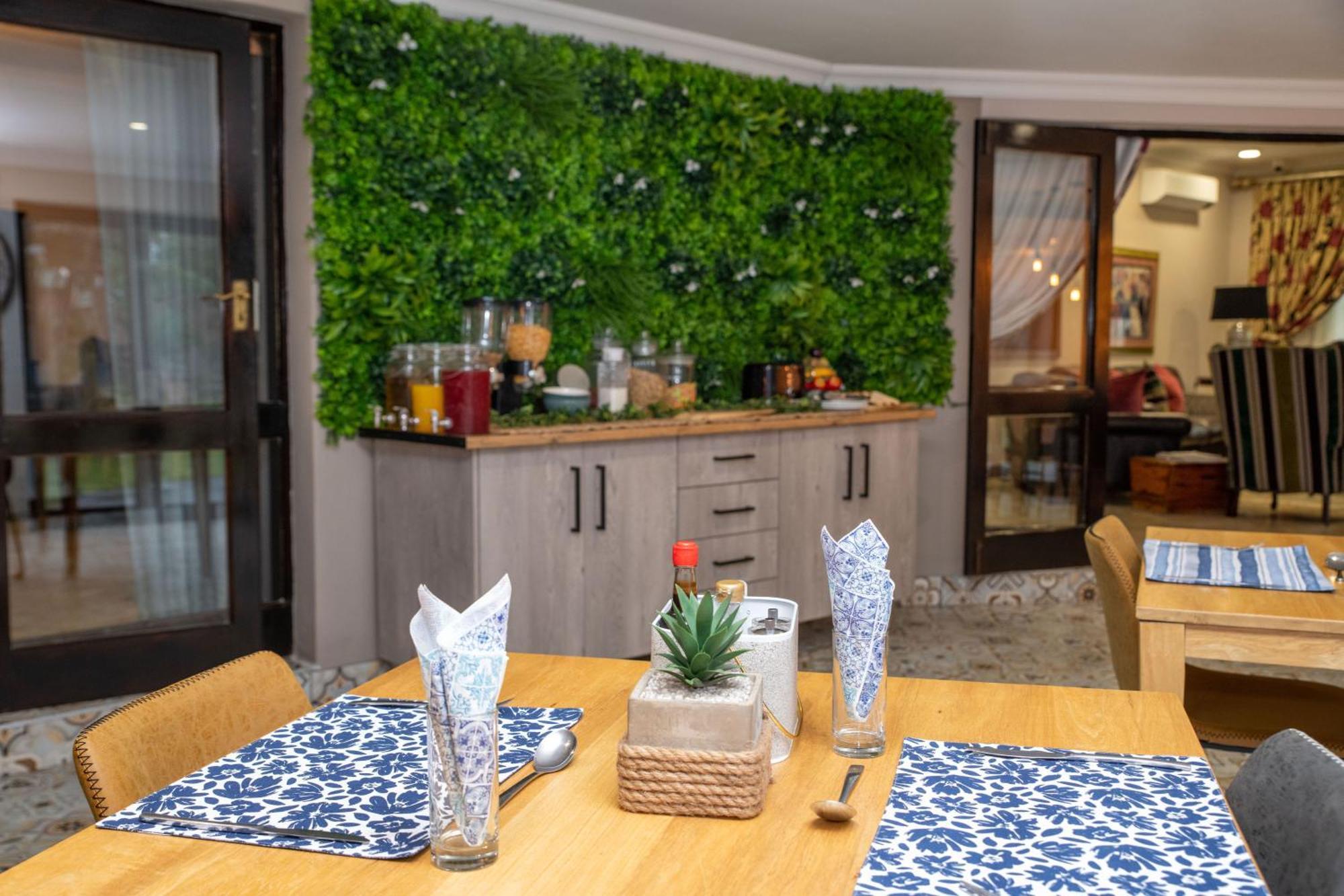 פאלאבורווה Iso'Bella Vita Guesthouse מראה חיצוני תמונה