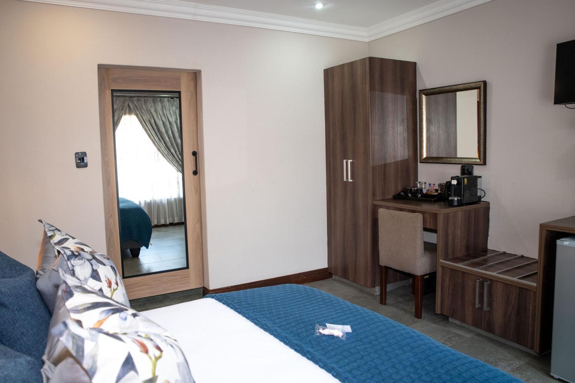 פאלאבורווה Iso'Bella Vita Guesthouse חדר תמונה