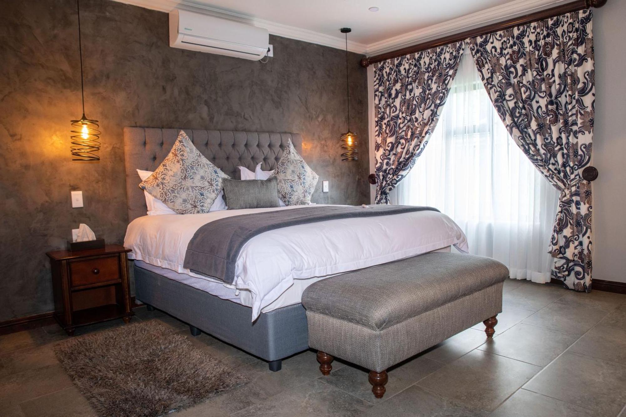 פאלאבורווה Iso'Bella Vita Guesthouse מראה חיצוני תמונה