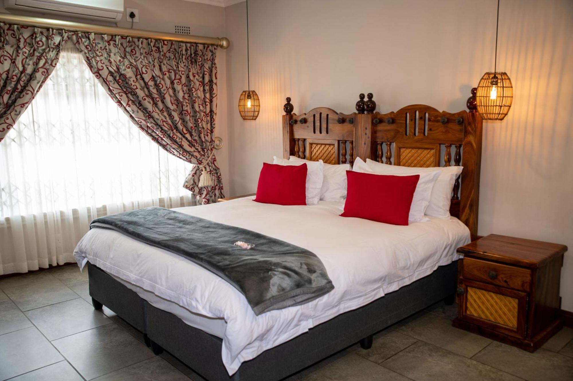 פאלאבורווה Iso'Bella Vita Guesthouse מראה חיצוני תמונה
