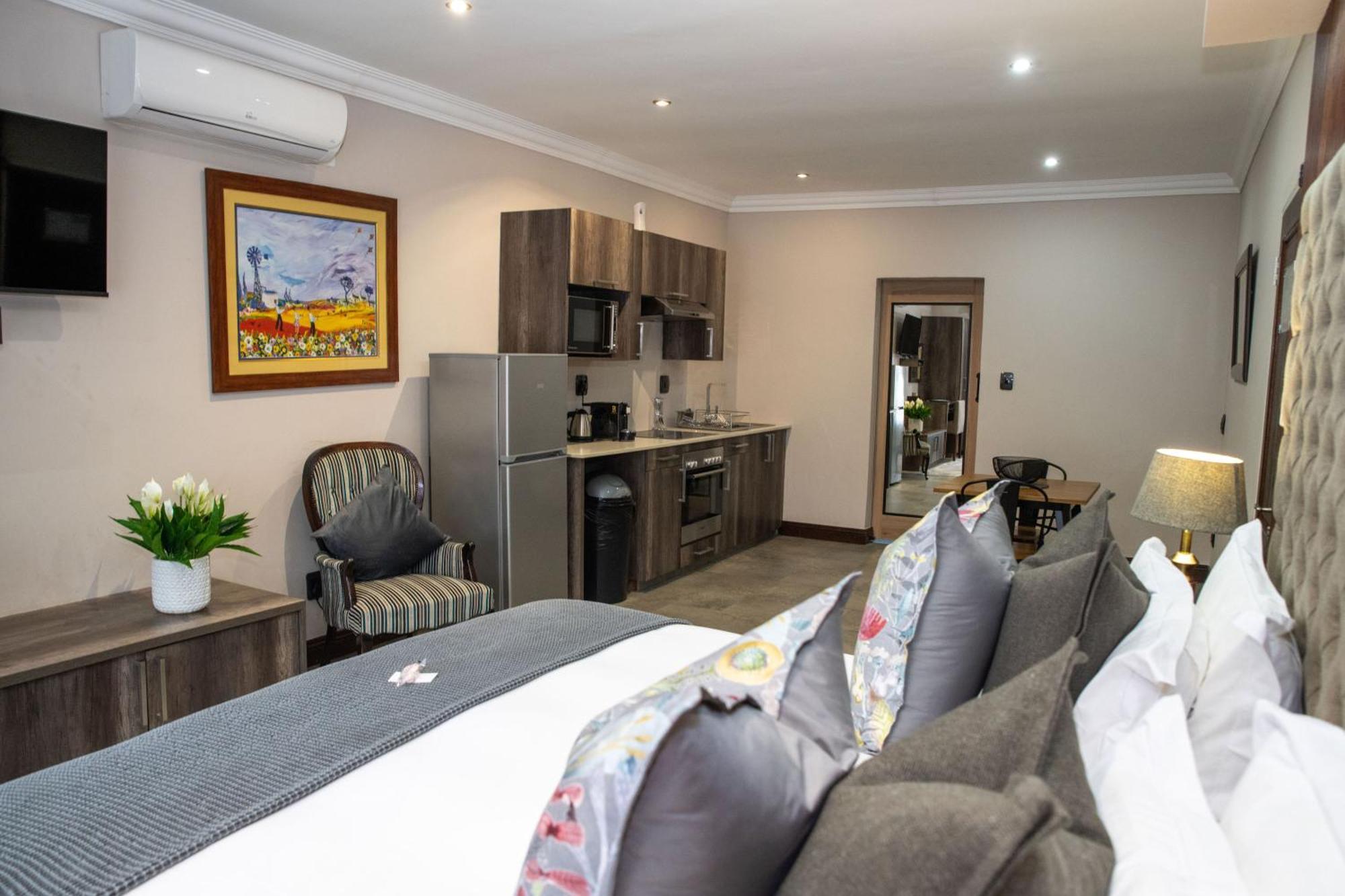פאלאבורווה Iso'Bella Vita Guesthouse מראה חיצוני תמונה