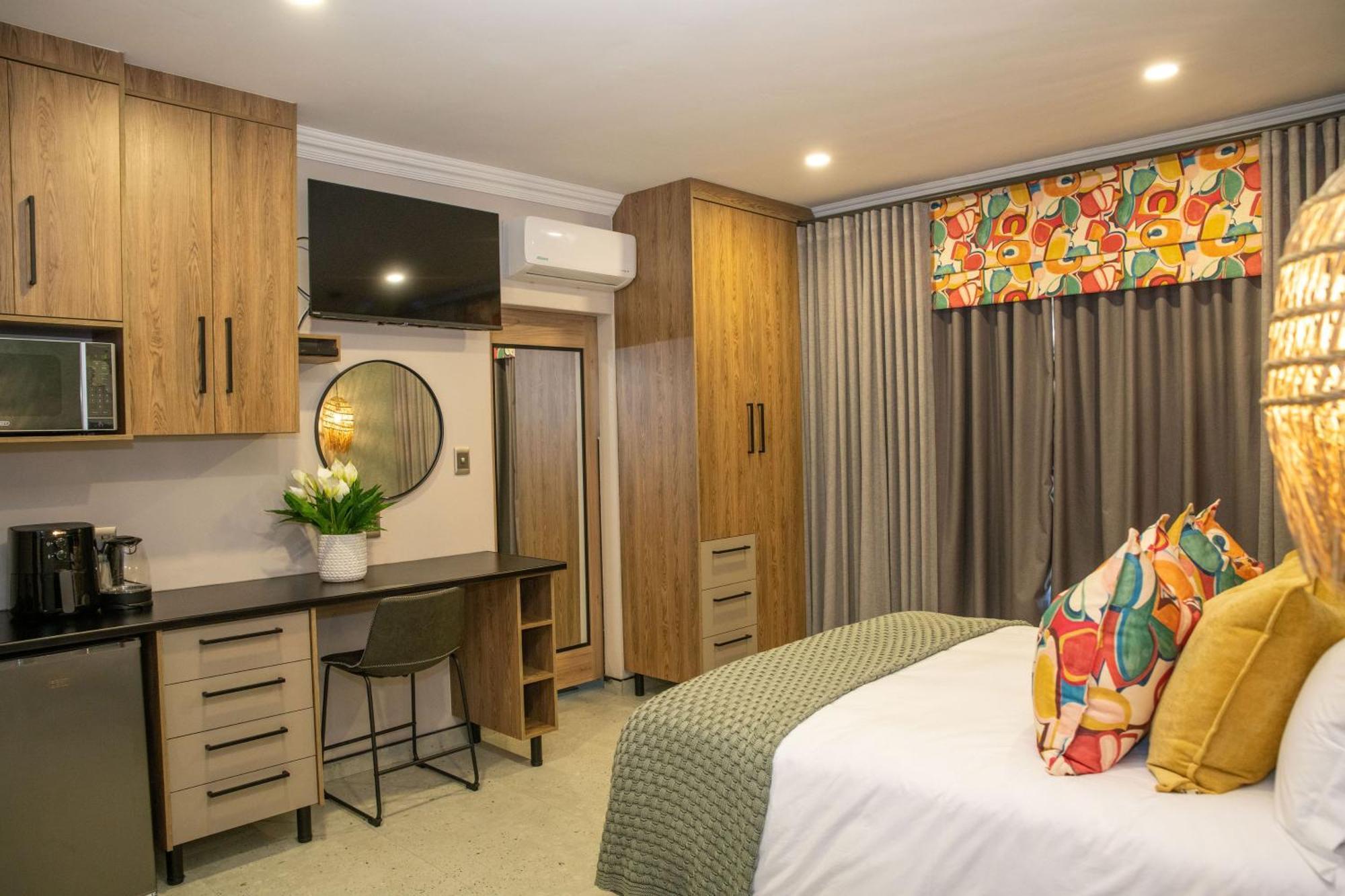פאלאבורווה Iso'Bella Vita Guesthouse מראה חיצוני תמונה