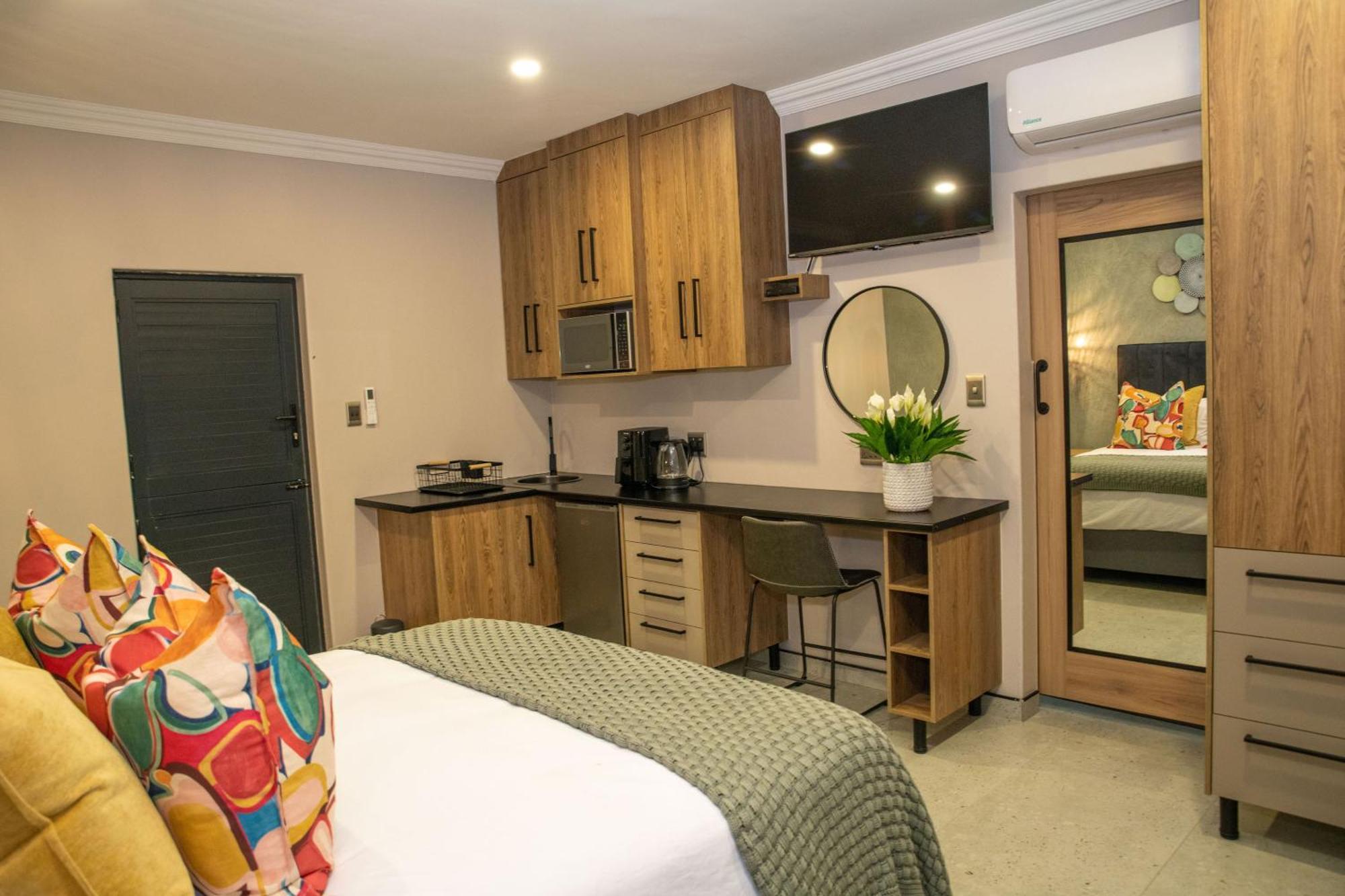 פאלאבורווה Iso'Bella Vita Guesthouse מראה חיצוני תמונה
