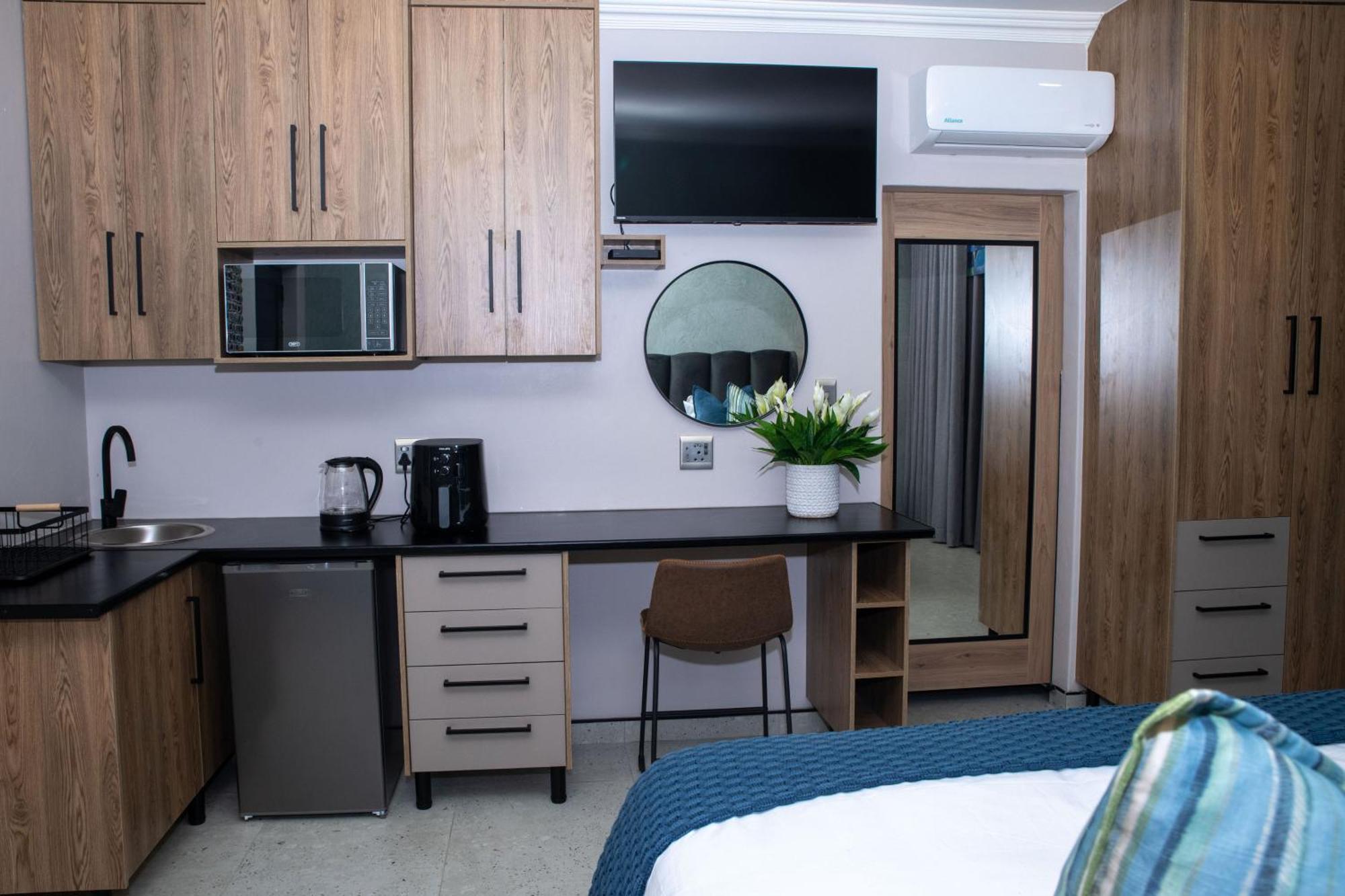 פאלאבורווה Iso'Bella Vita Guesthouse מראה חיצוני תמונה