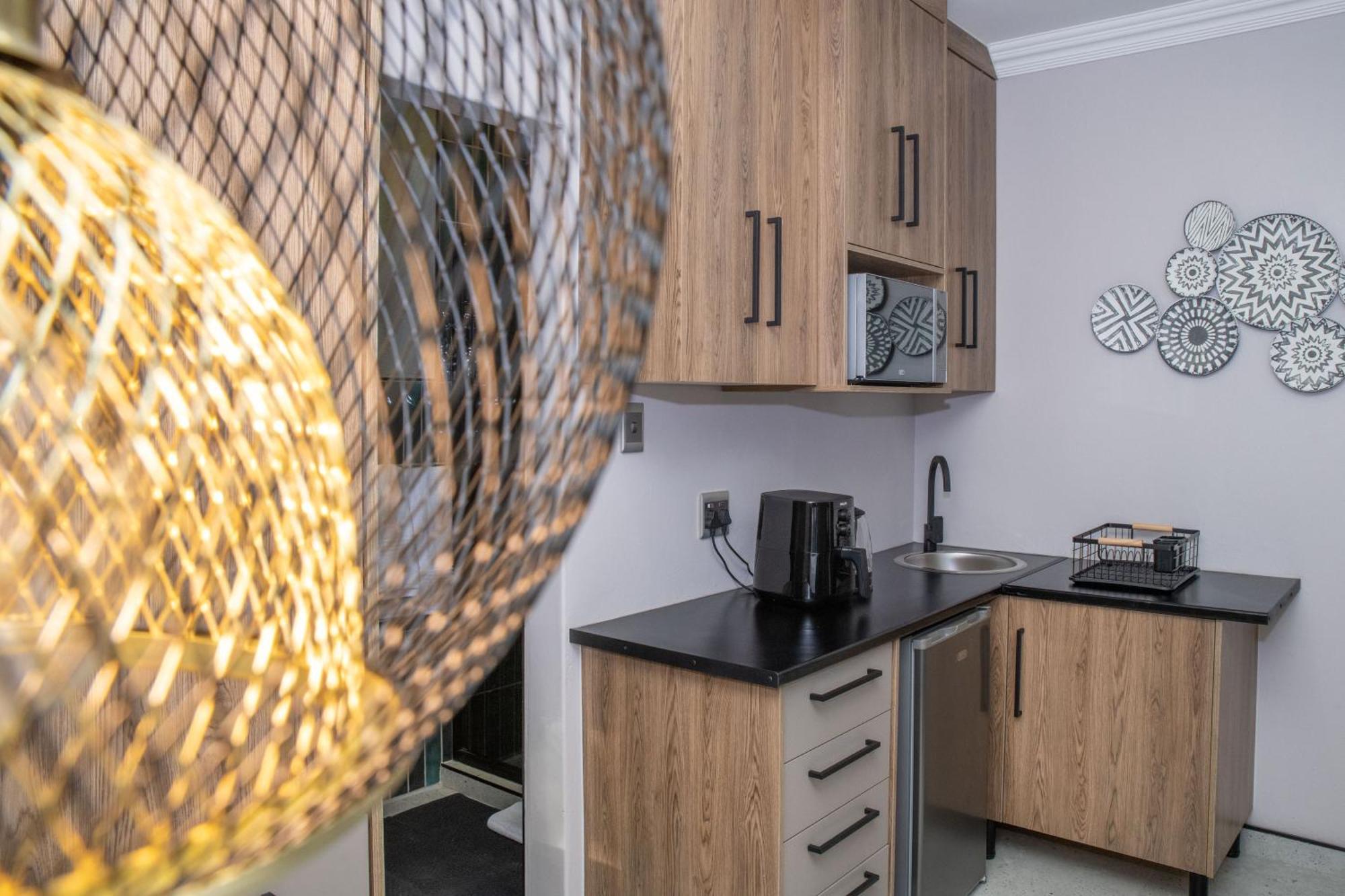פאלאבורווה Iso'Bella Vita Guesthouse מראה חיצוני תמונה