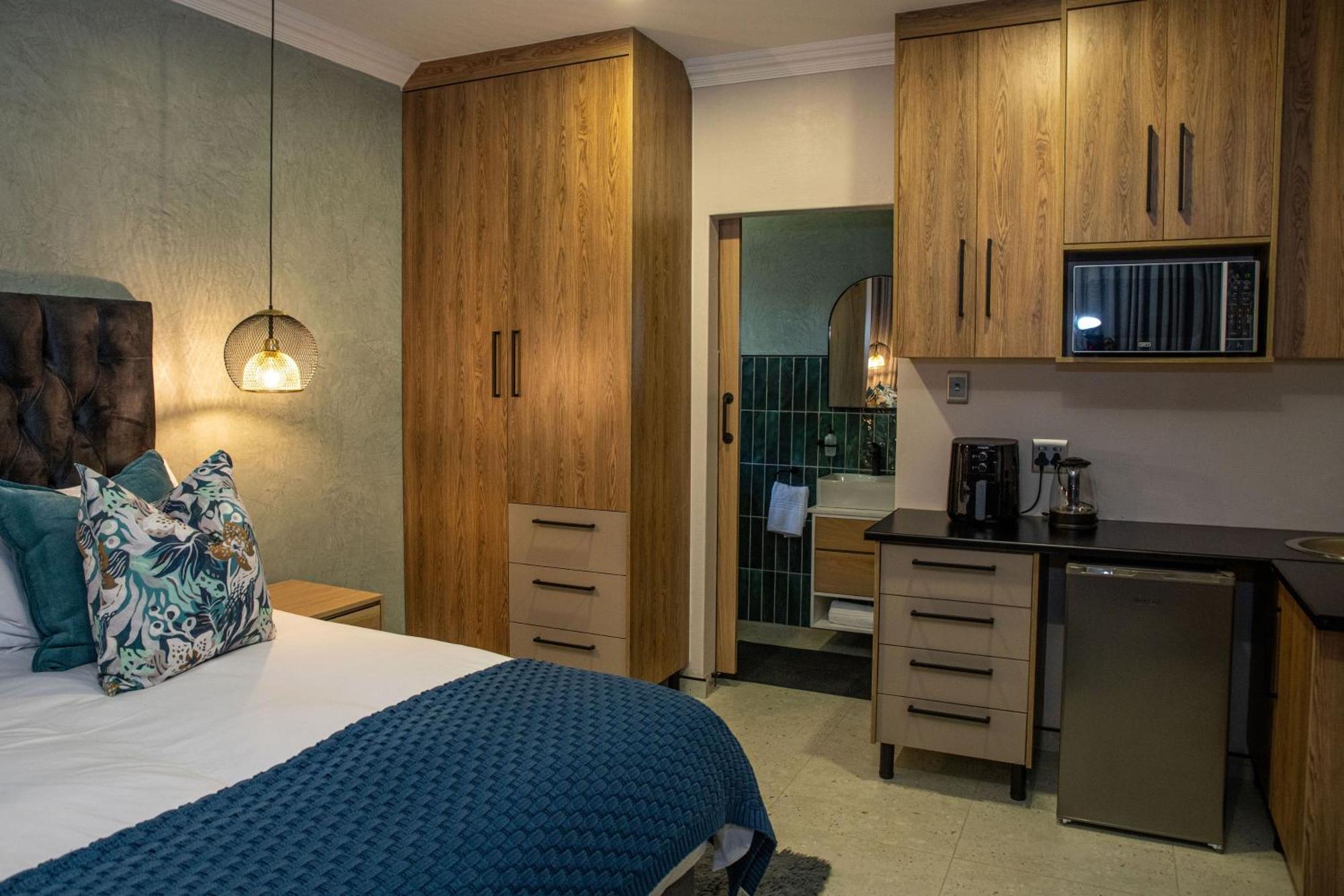 פאלאבורווה Iso'Bella Vita Guesthouse מראה חיצוני תמונה
