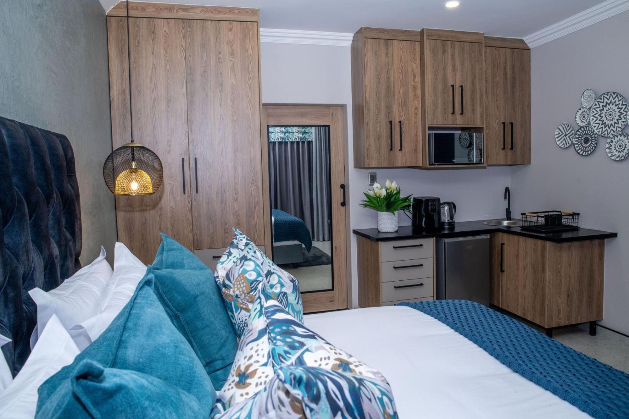 פאלאבורווה Iso'Bella Vita Guesthouse מראה חיצוני תמונה
