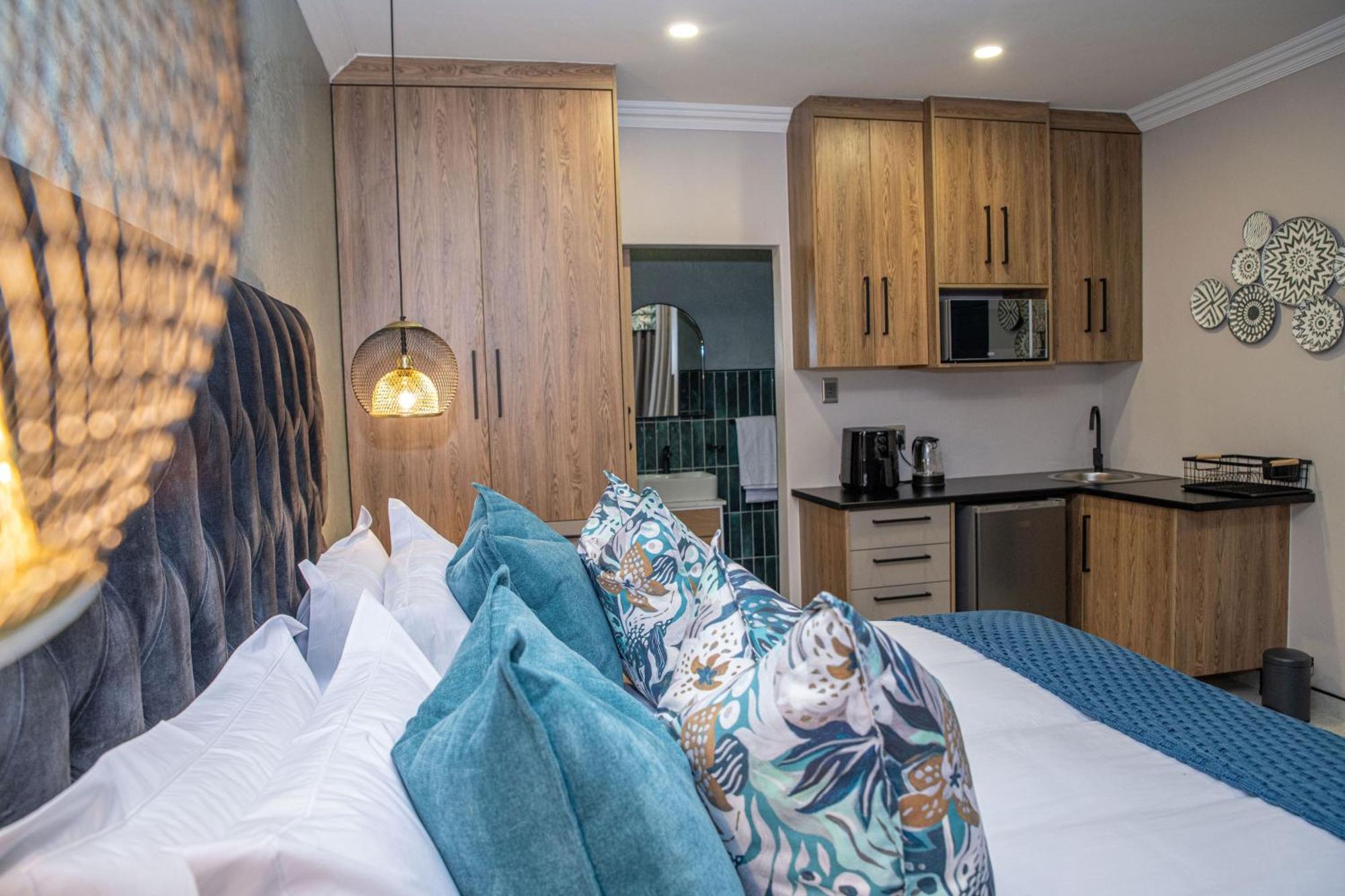 פאלאבורווה Iso'Bella Vita Guesthouse מראה חיצוני תמונה